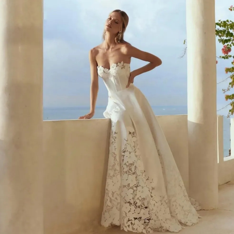 Romantic Floral Lace A Line Wedding Dresses Boho Beach Sexy Sweetheart Backless Elegant Bridal Gowns Simple Satin Sweep Train Bride Robes Reception Dress YD