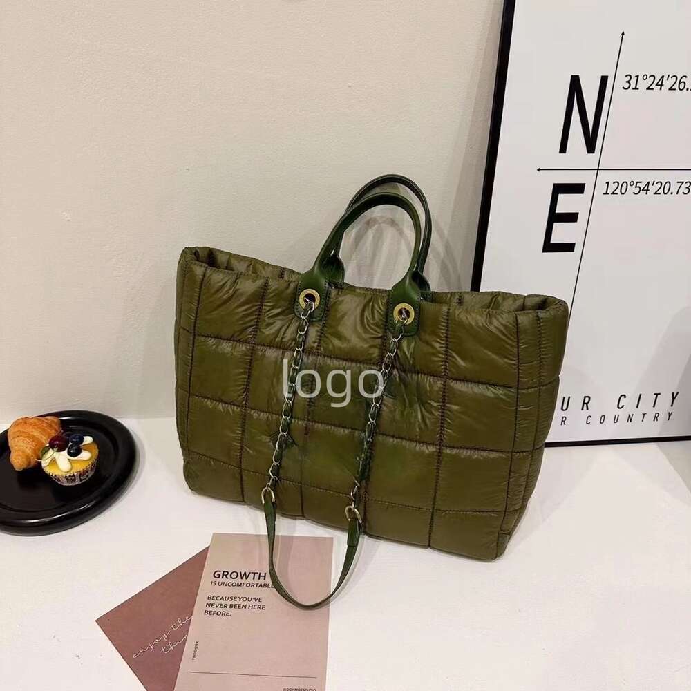 Borsa a tracolla portatile casual premium di alta qualità in cotone le donne Nuova borsa a catena con catena di grande capacità donna autunno e inverno alla moda versione coreana