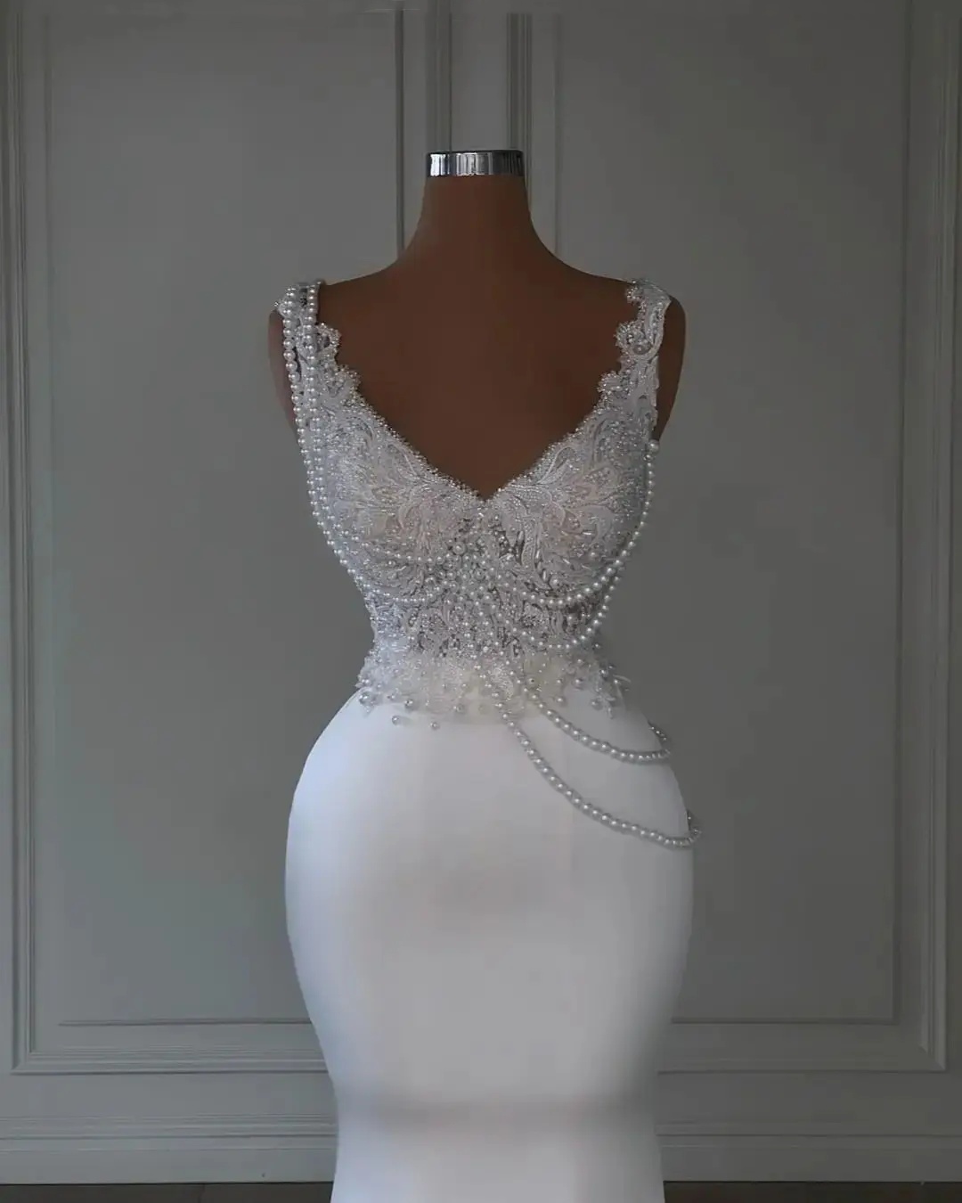 Simple Mermaid Bridal Gowns Spaghetti Straps Wedding Dress Pearls Sequins Sleeveless Custom Made Sweep Train Bride Dresses