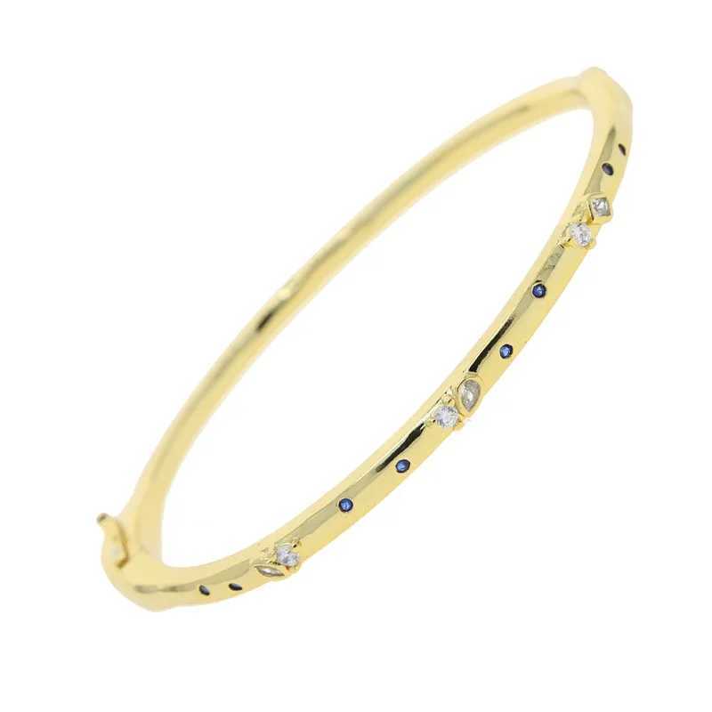 Bangle 2023 new delivery fashion womens jewelry micro pavement blue pink white cubic zirconia iced with thin stripes bracelet 240319