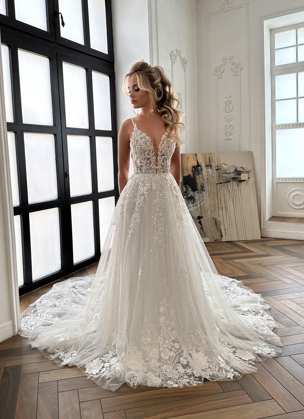 Elegant Sparkly Lace Deep V Neck Spaghetti Straps A-Line Wedding Dress Backless Embroidery Appliques Bridal Gowns can be customized