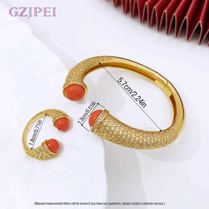 Bangle Luxury Womens Hand Bracelet Classic Gold Color Dubai Cuff Bangle Elegant Wedder Wedding Accessories 240319