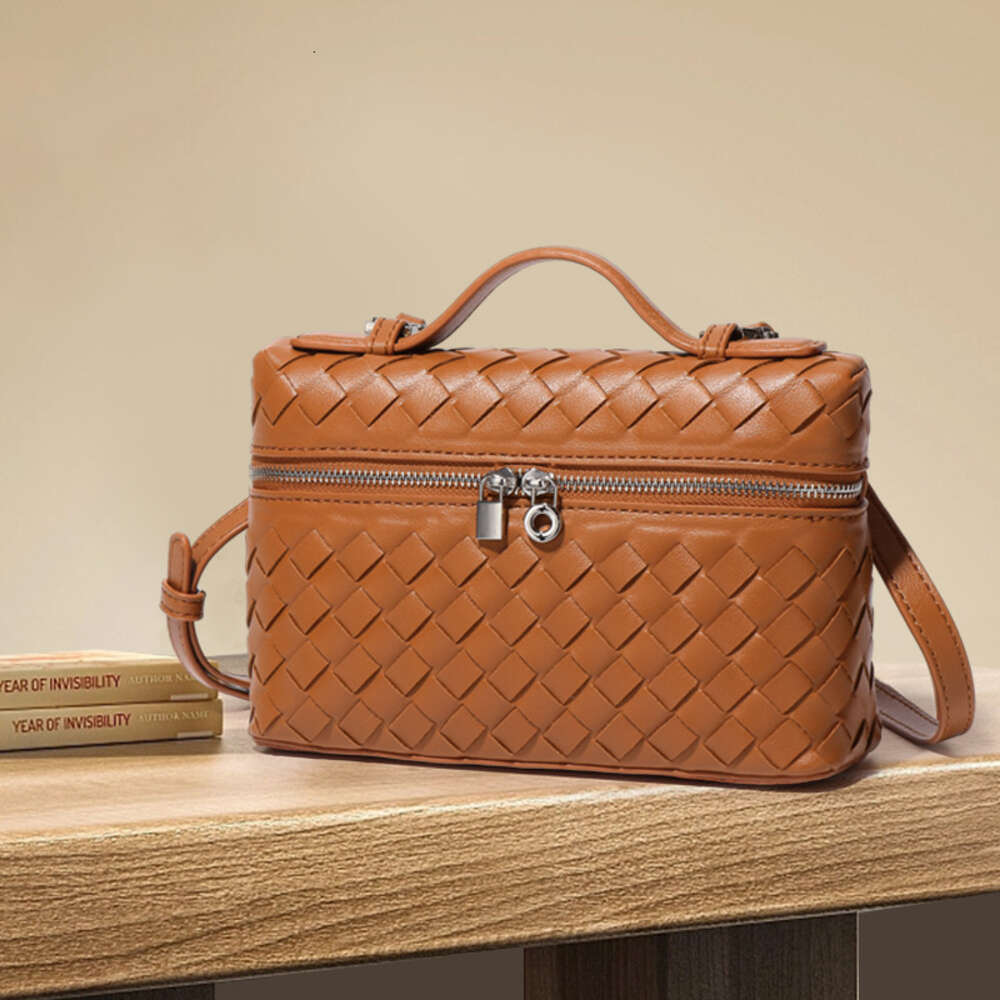 Mağaza Yüksek kaliteli tasarım çantası uç öğle yemeği kutusu sonbahar yeni dokuma moda ve hafif lüks tek omuz crossbody dokusu çok yönlü el çantası