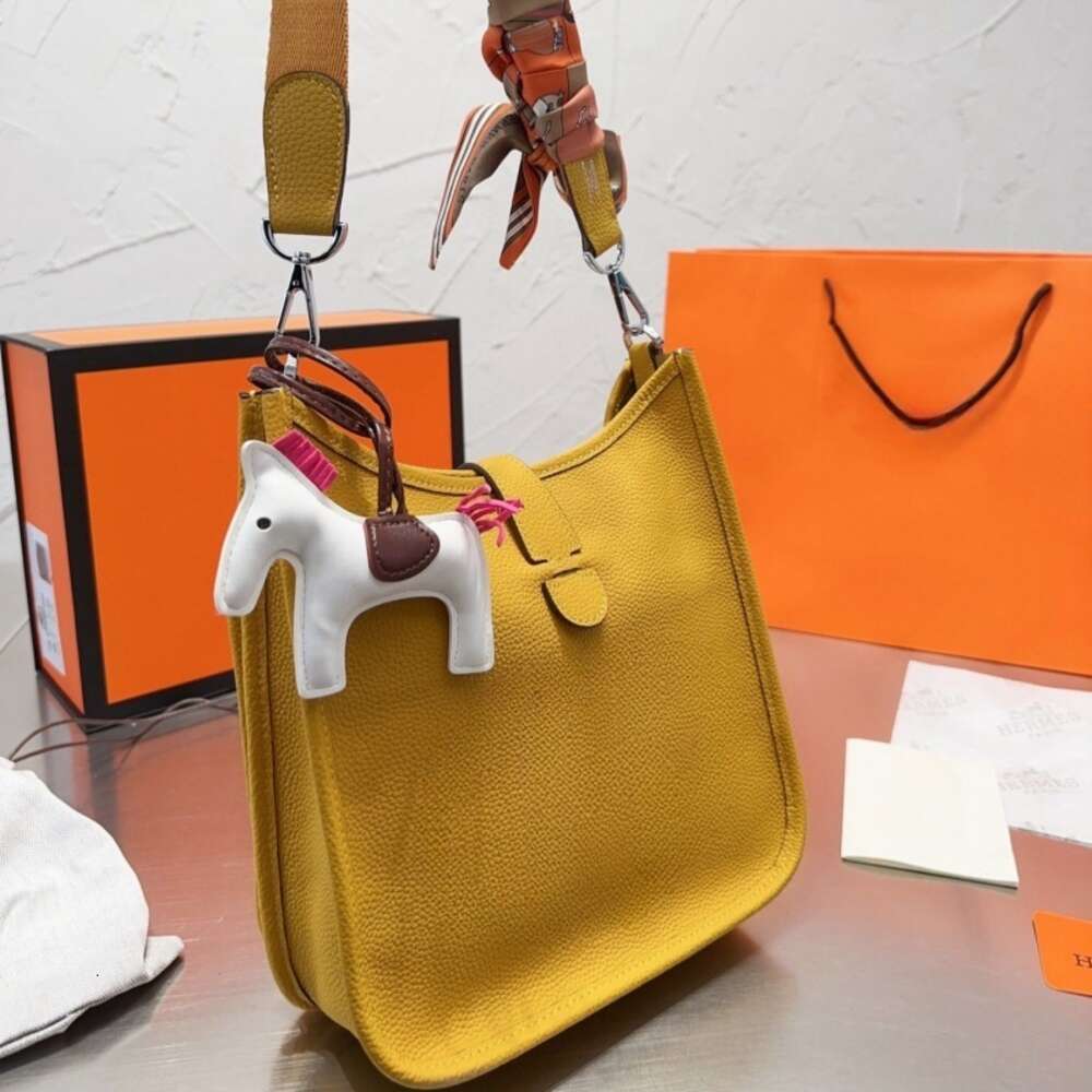 Negozio di borsette in fabbrica negozio diretto all'ingrosso al dettaglio Nuova borsa in pelle moda personalizzata Borsa a secchiello cava a spalla femminile