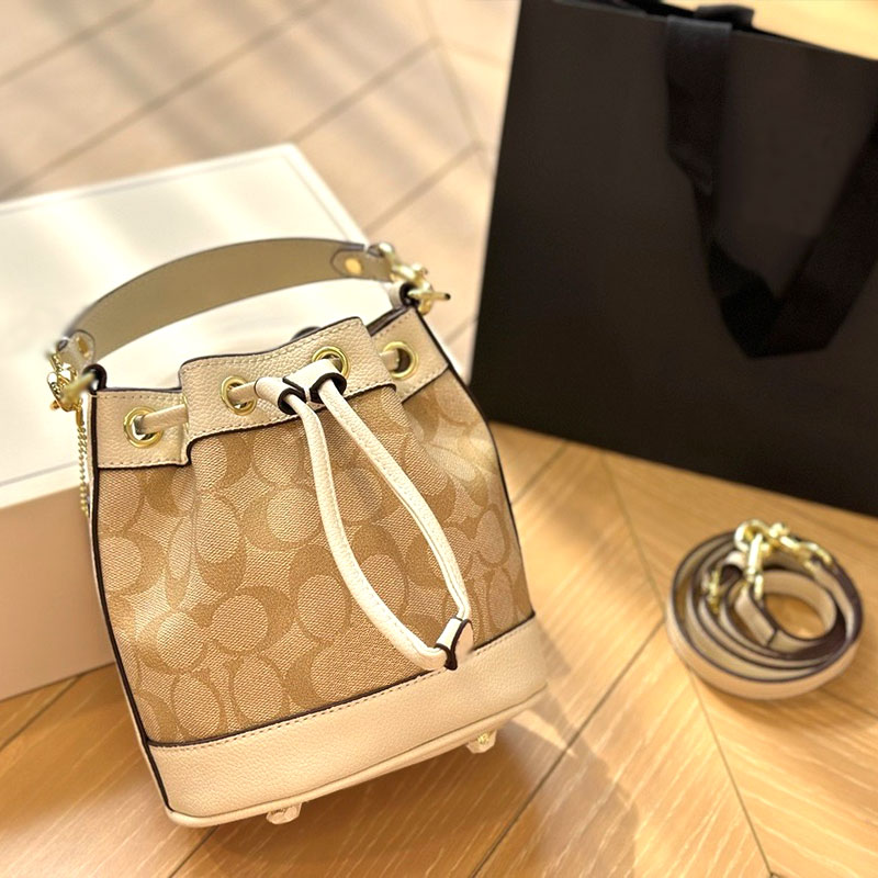 Fashion Designer bag New classic and delicate lovely caramel elegant temperament everything size 17X18 mini bucket bag Hand-held crossbody bag