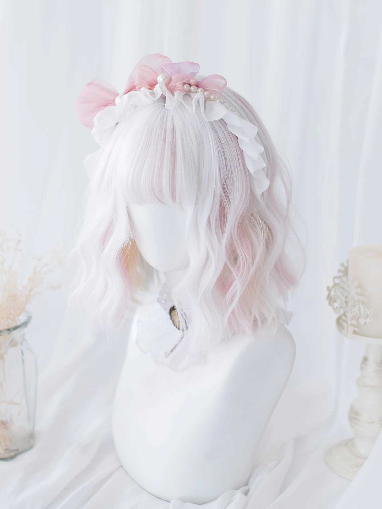 Synthetic Wigs 12Inch White Pink Double Color Synthetic Wigs With Bang Short Natural Wavy Hair Wig For Women Cosplay Heat Resistant 240328 240327