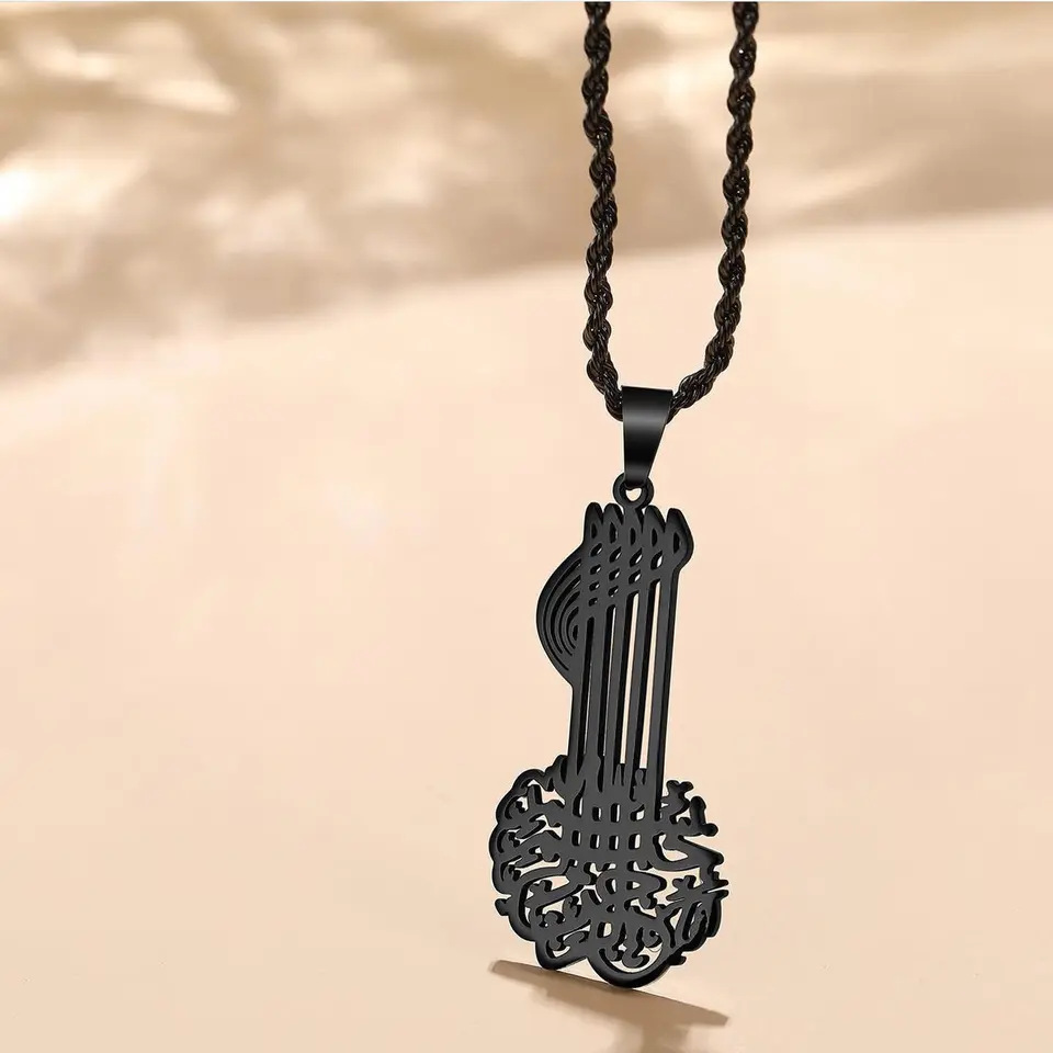 Hollow Fashion Jewelry 18k Gold Plated Tar Free Stainless Steel Music Guitar Necklace Pendant