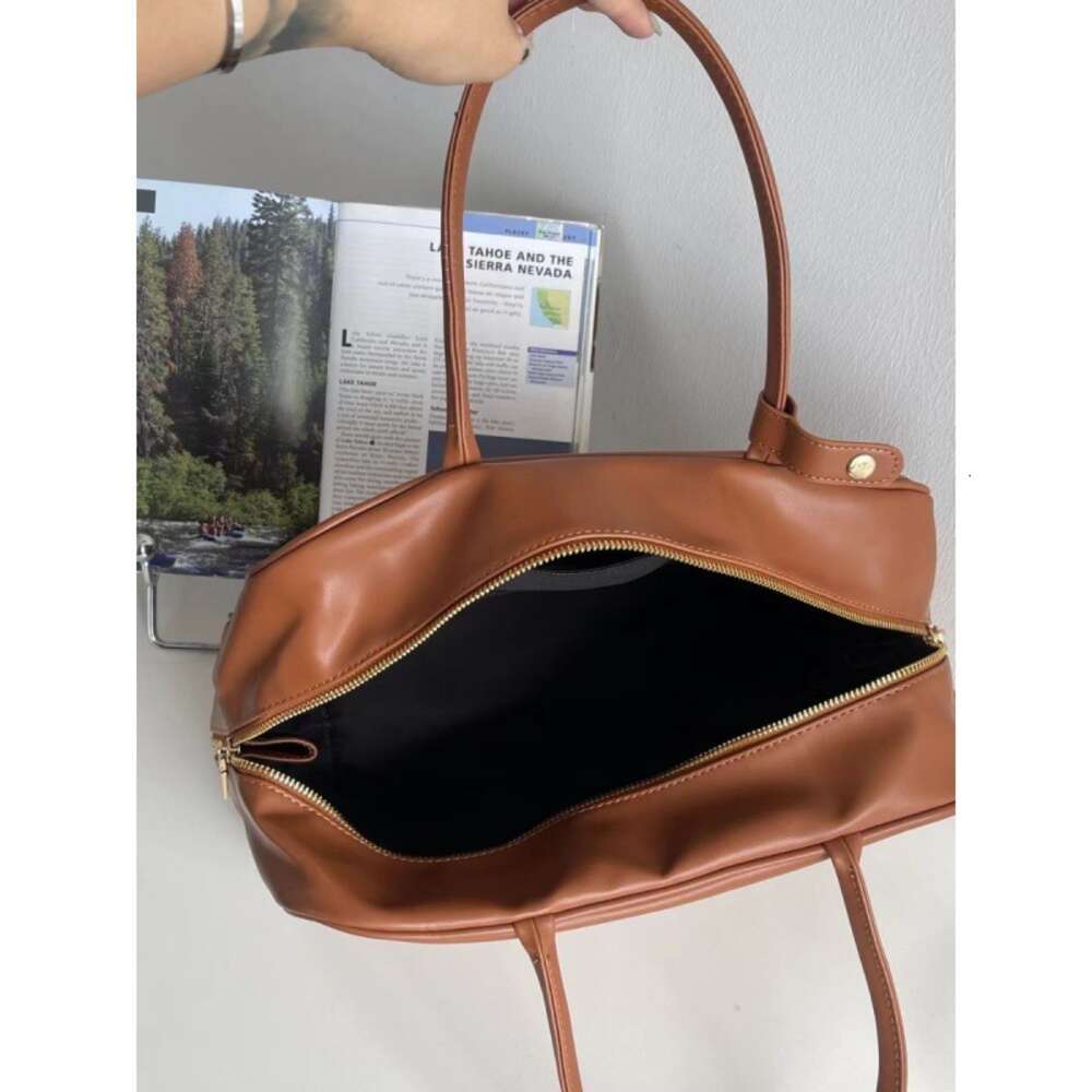 Pas cher en gros liquidation limitée 50% de réduction sac à main version de document officiel polyvalent ordinateur de grande capacité ordinateur de poche automne/hiver nouveau sac pour femme