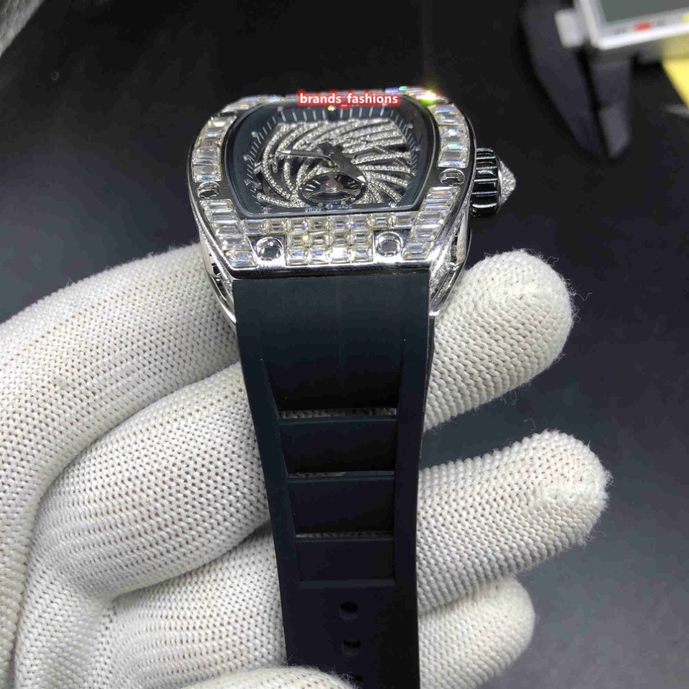Hip Hop Herren-Trend-Armbanduhr mit Diamantgehäuse, große Diamant-Lünette, Uhren mit schwarzem Kautschukarmband, automatische mechanische Uhr W213x