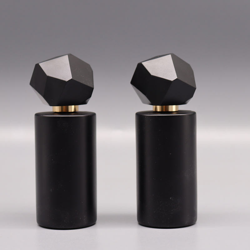 Bouteille de parfum en verre épais rechargeable avec couvercle polyédrique, noir et or, atomiseur vide, pour maquillage et cosmétique, 50ml