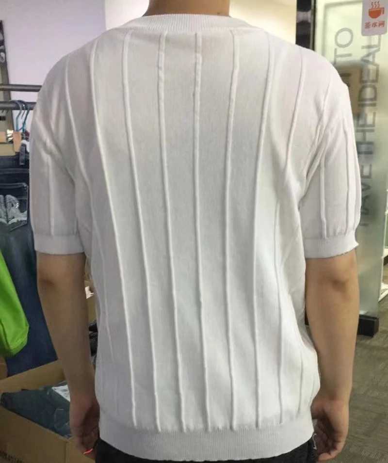 T-shirt da uomo T-shirt estiva da uomo in seta di ghiaccio lavorata a maglia T-shirt con scollo a maniche corte a righe tinta unita di alta qualità J240319