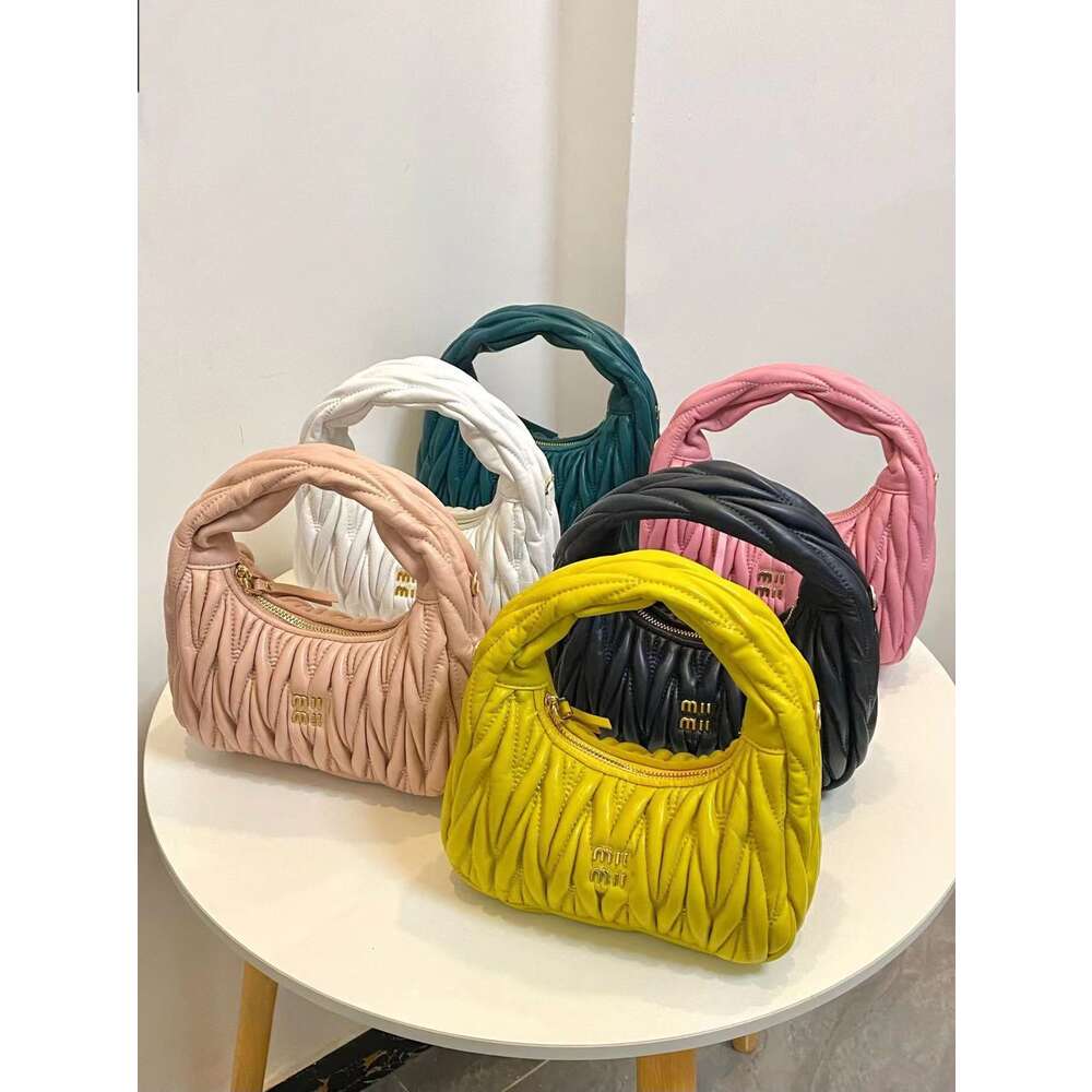 Cheap Wholesale Limited Clearance 50% Discount Handbag 2002 Autumn New Hobo Premium Moon Bag Sheep Pleated Handheld One Shoulder Fashion Crossbody Womens