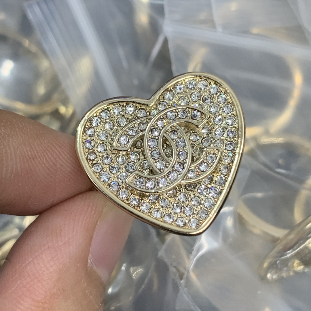 Lyxdesigner bokstavband ringer kvinnor män 18k guldpläterad silverpläterad kristall rostfritt stål kärlek bröllop smycken leveranser ring fin snidning fingerring