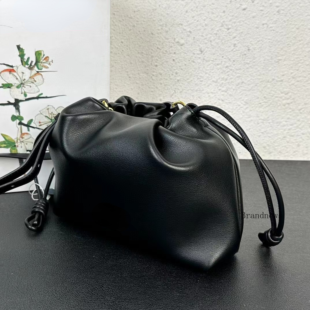 Designer Real Leather Drawstring Bucket Bags Clutch Premium Cow Leather Brand Cloud Lady Shoulder Bags Luxury Girl Lovely Totes Quality Underarm Bag 2647