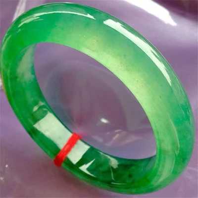 Bangle Natural Jewelry Myanmar Jadeit Real Jades Armband Ice Green Armband Elegant Princess Jewelry Skicka mamma för att skicka tjej 240319