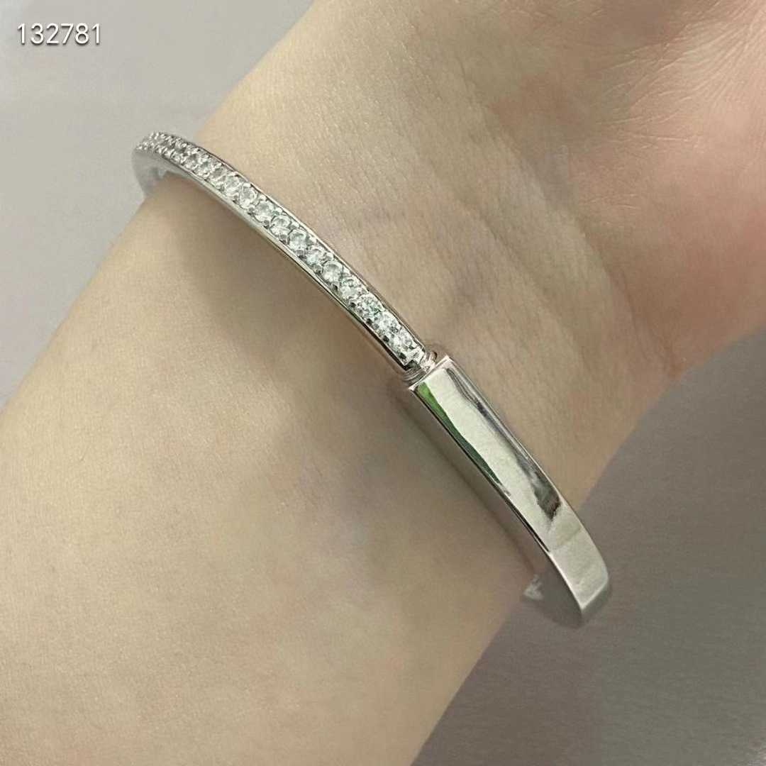 Bracciale rigido con ciondoli di design AA TifanT Love Diamond Bracciale con lucchetto in rame bianco Bracciale regalo di San Valentino B0DI