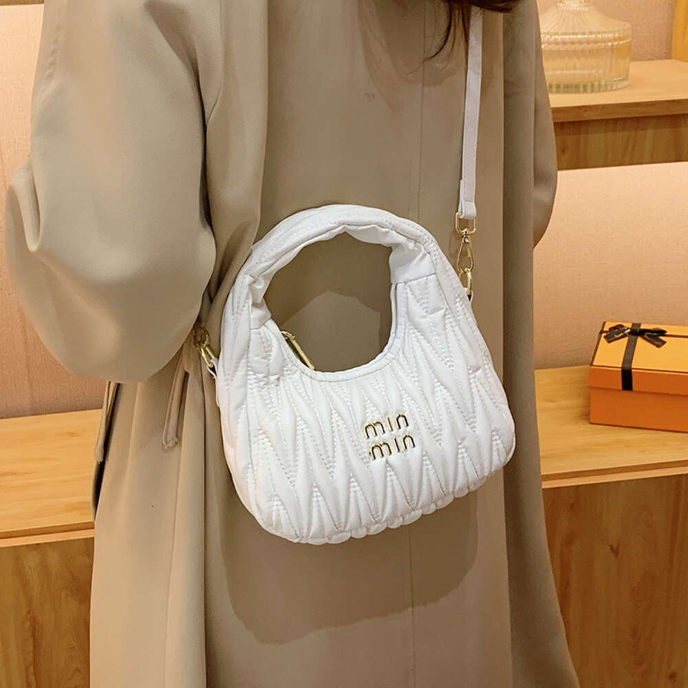 Cheap Wholesale Limited Clearance 50% Discount Handbag New Fashion Versatile Girl Sweet Pleated Soft Handheld Underarm Single Shoulder Oblique