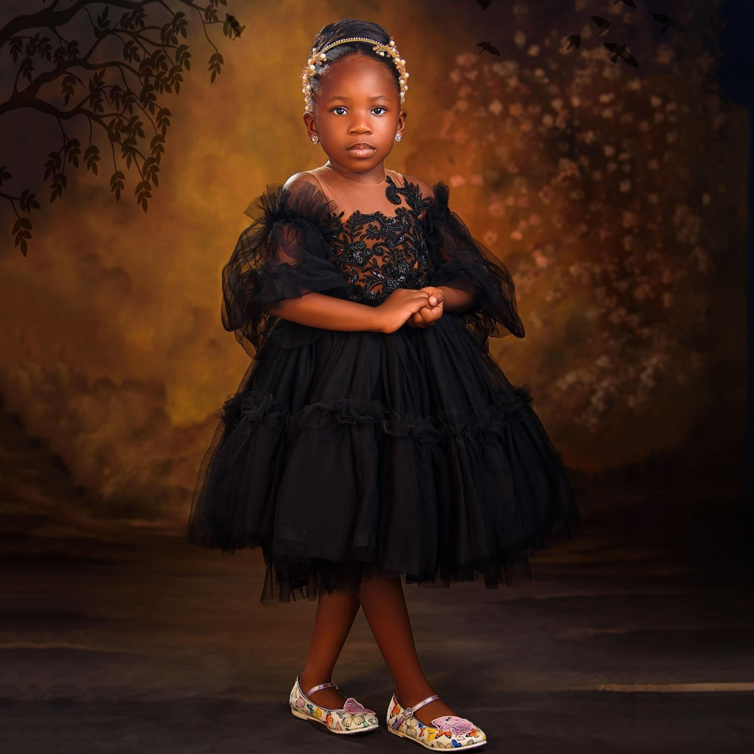 2024 African Flower Girl Dresses Communion Dress Jewel Knee Length Tiered Tulle Ball Gowns Queen Birthday Dress Appliqued Lace Beaded For Nigeria Black Girls NF128