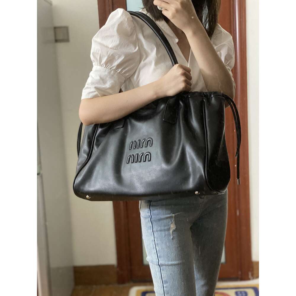 Cross-border Wholesale Fashion Brand Handbags New Personalized Drawstring Single Shoulder Tote Bag Large Capacity Workers Computer Commuting Handbag Trendy