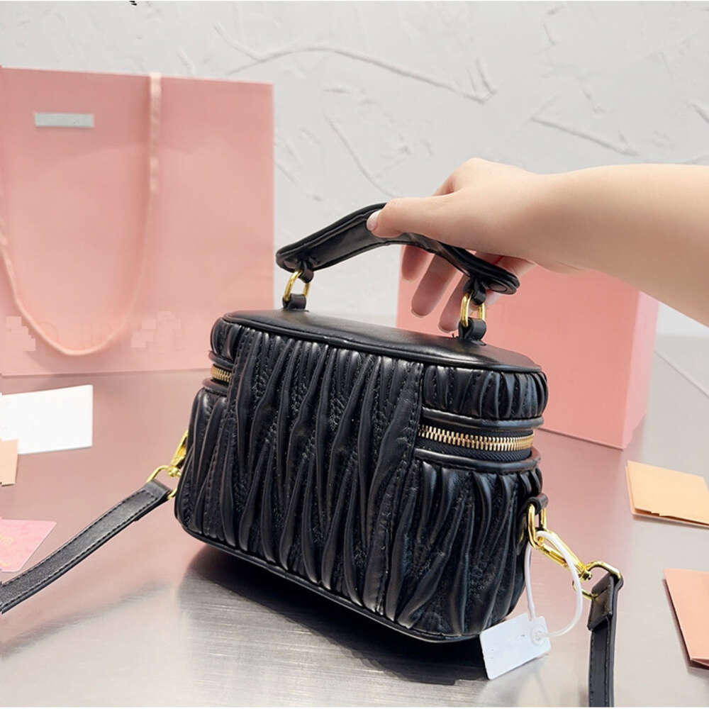 Cheap Wholesale Limited Clearance 50% Discount Handbag Miao Bag Womens New Wander Box Small Fragrant Rhythm Checker One Shoulder Crossbody Makeup