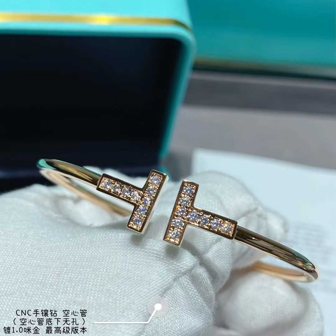 AA Designer Charm Bracelet Bracelet TifanT Love 999 Pur Argent Élastique Ouvert Bracelet pour Femmes 18k Double T Demi Diamant Fritillaria Bracelet Diffusion en Direct S2KT