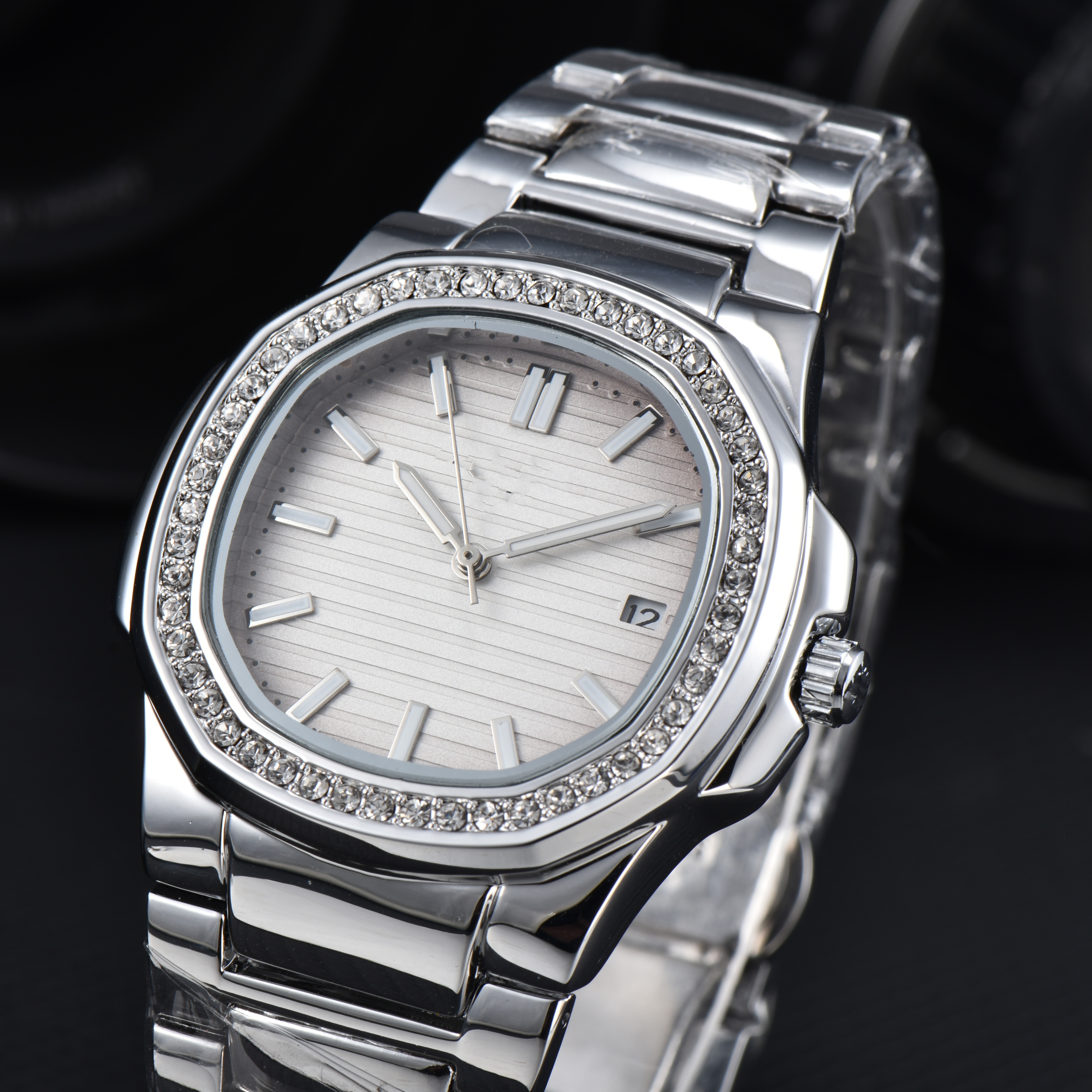 New all-in-one gift watch with diamond, classic three-pin watch, all stainless steel watch