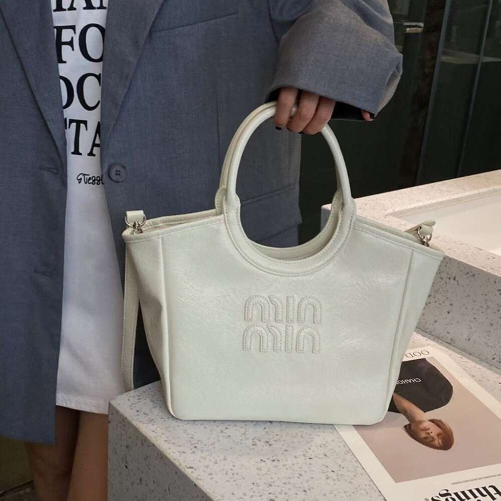 Cross-border Wholesale Fashion Brand Handbags Large Capacity Tote Cabbage Basket Bag Womens High-end Leather Handbag Commuting Single Shoulder Crossbody