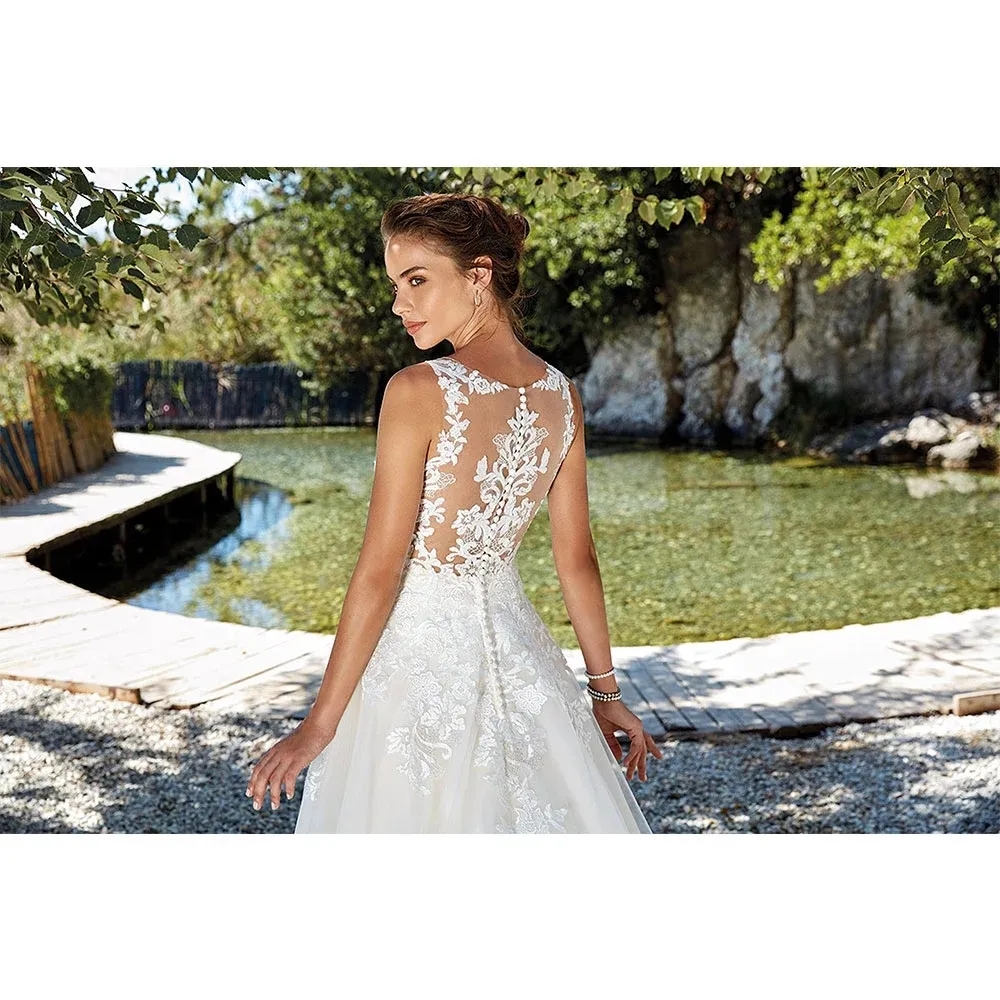 Sexy Illusion Back A Line Wedding Dresses 2021 Fashion Lace Appliqued Sweep Boho Garden Plus Size Robes DeYD