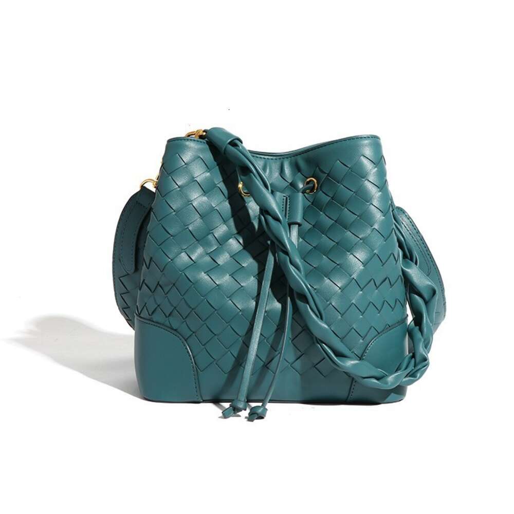 Mağaza Yüksek kaliteli tasarım çantası orman tarzı el yapımı dokuma sanatsal el çantası moda ve çok yönlü tek omuz moda crossbody bayanlar