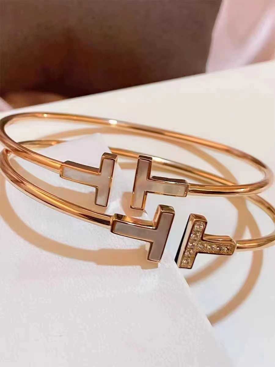 AA Designer Charm Bangle Armband TifanT Love Double T Armband Vrouwelijke Student Kleurloos 18K Rose Gold S925 Sterling Zilveren Armband 8FBE