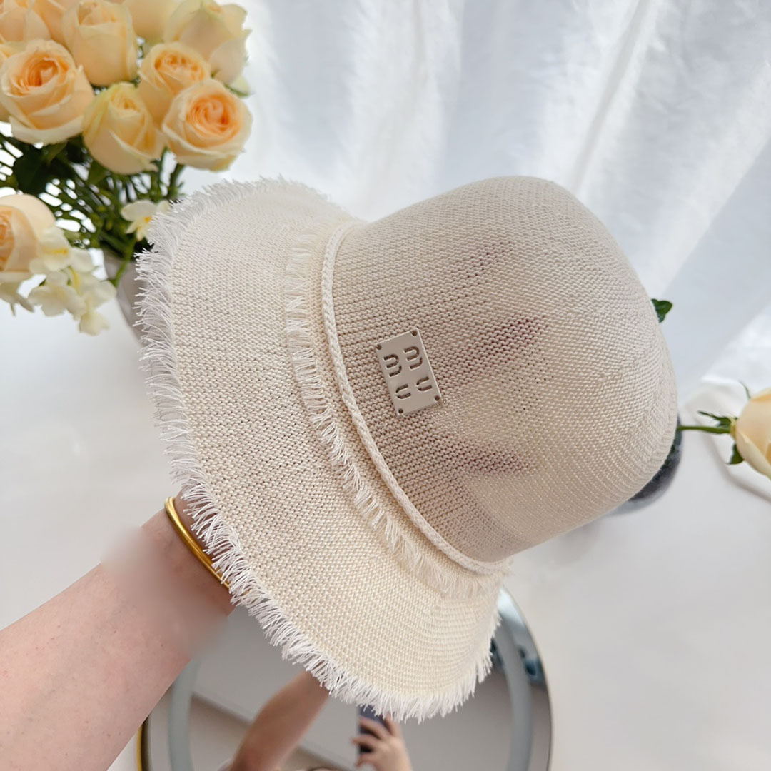 Minimalistisk designer hink hatt vävd fast färg bokstav strå hatt utomhus sol skuggning och andningsbara strandhattar