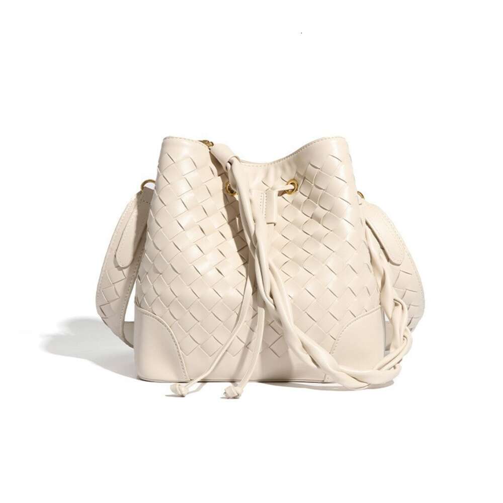 Mağaza Yüksek kaliteli tasarım çantası orman tarzı el yapımı dokuma sanatsal el çantası moda ve çok yönlü tek omuz moda crossbody bayanlar