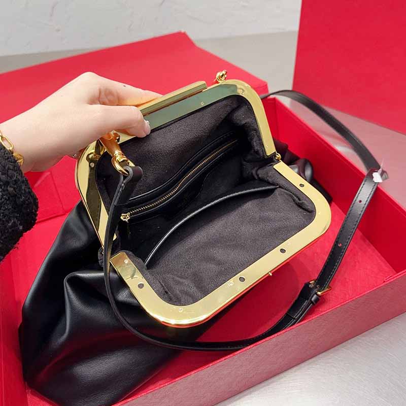 9A Designer clutch bags Cowhide handbag Women's shoulder bag Large capacity cross body purse Metal V logo luxury bags fashion black Totes