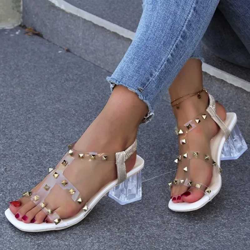 Sandali Buty damskie 2024 Summer Nowe super gorące nity nity rzymskie gęste pięcie moda kwadratowa highdrva H240321