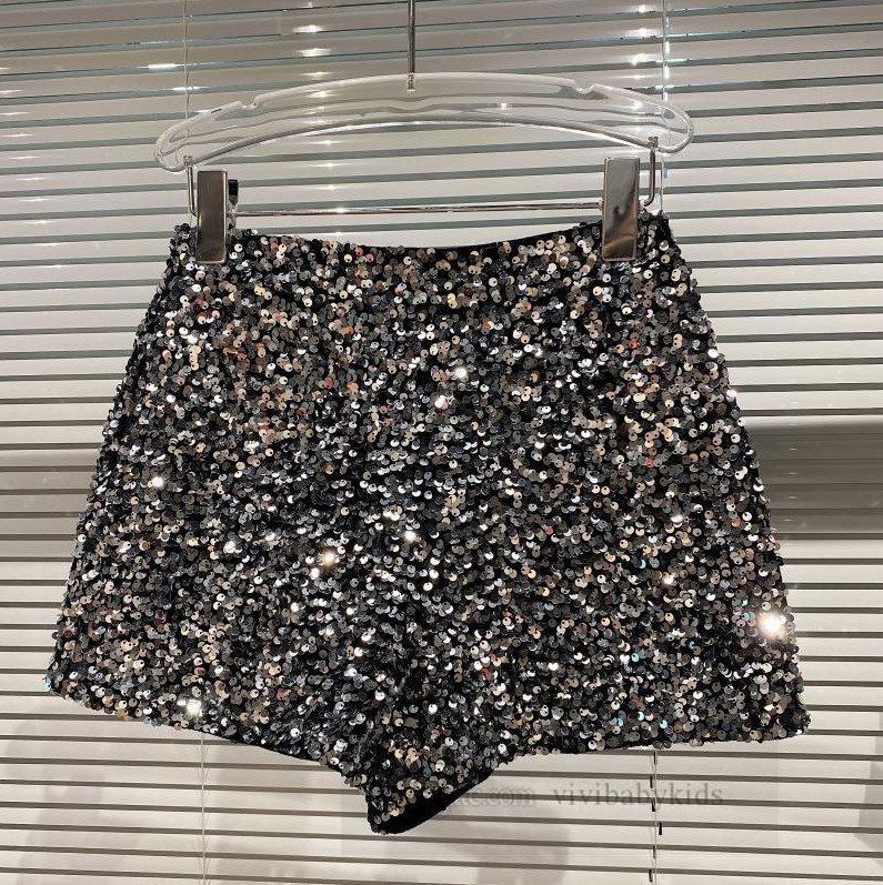 Mode grandes filles paillettes shorts chauds adolescents brillant industrie lourde shorts élastiques 2024 été vieux enfants pantalons courts décontractés Z7252