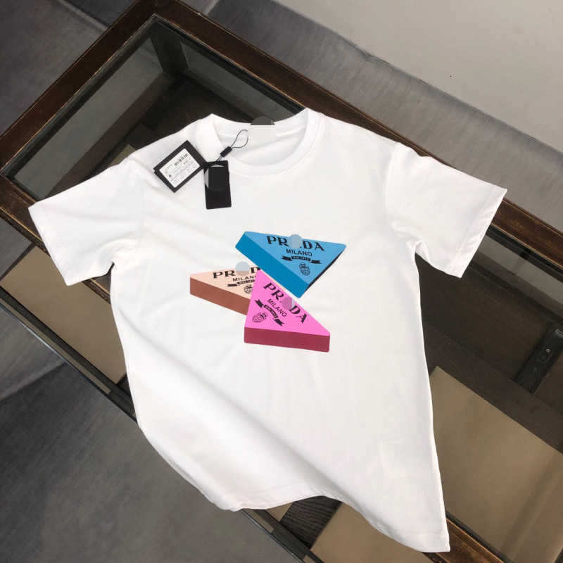 Męskie koszulki T-shirts Projektant P Summer Summer krótkie rękawowe, męskie bawełniane, proste i modne, potargane luźne dopasowanie, pół ciała studenckiego dla nastolatków IJH9