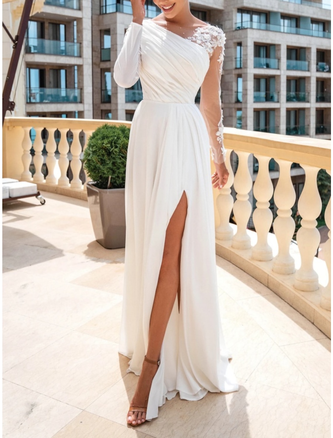 Elegant Long Sleeve Lace Sheath Wedding Dresses Beach Chiffon Shear Neck Watteau Train Zipper Back Bridal Gowns With Slit for Women