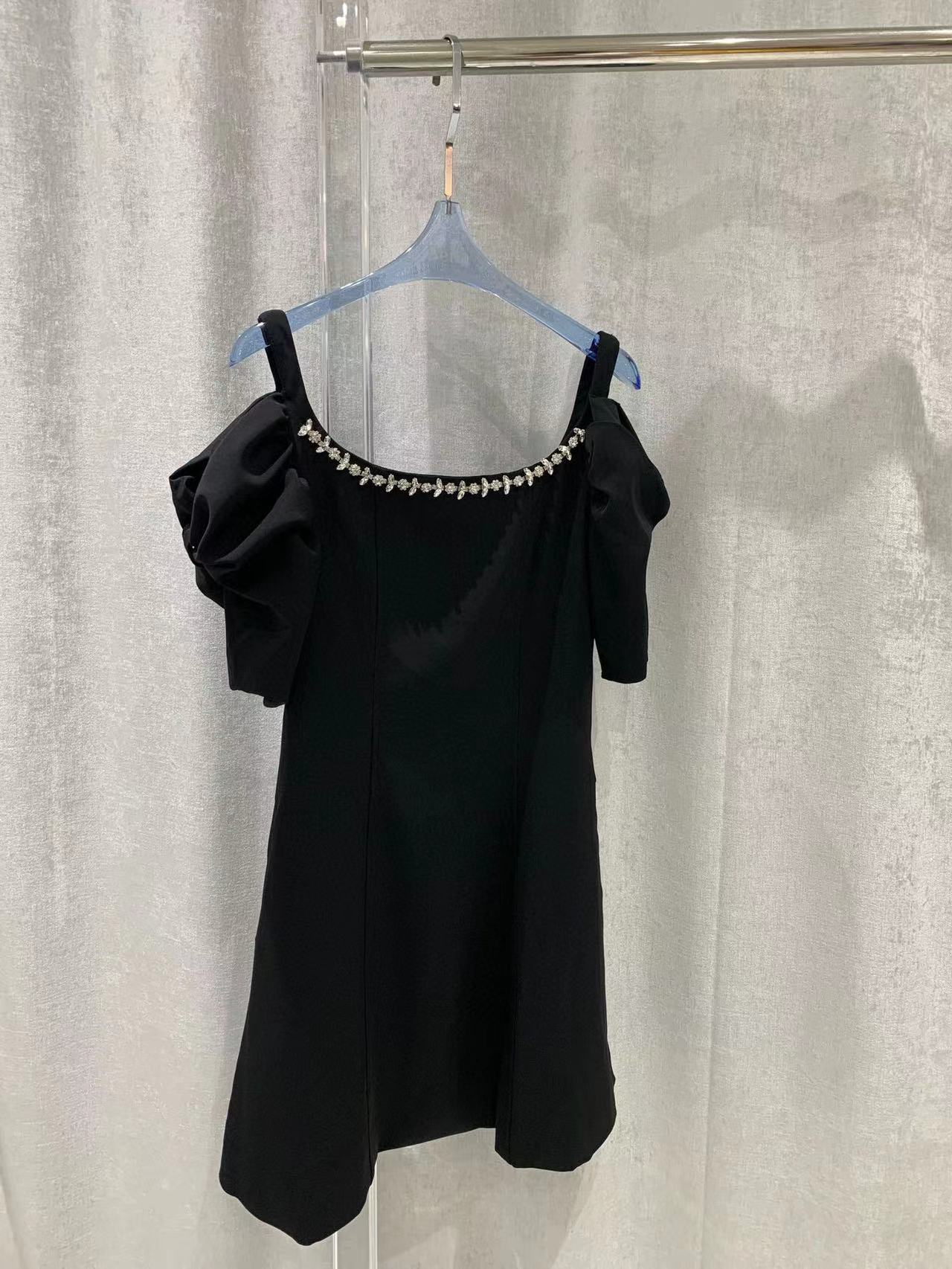 2024 Spring Black Sleeveless Spaghetti Strap Crystal Women Dress Designer High End Cascading Flowers Womens Runway Dress 32019