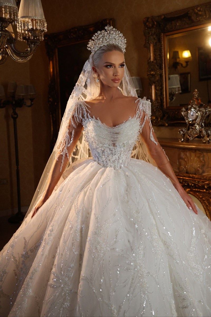 Romantic Ball Gown Wedding Dresses O-neck Sequins Tulle 3D Appliques Backless Sweep Train Lace Up Custom Made Bridal Plus Size Vestidos De Novia