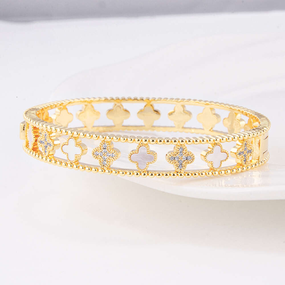 Pulseiras incrustadas de madrepérola branca banhadas a ouro sólido para mulheres joias femininas