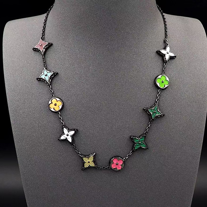 piccola collana di fiori multicolore Lettera smaltata con pozzo a ciondolo a ciondolo a ciondolo cristallino in cristallo oro d'oro nere retrò oro retrò retrò droghient diges baited diga