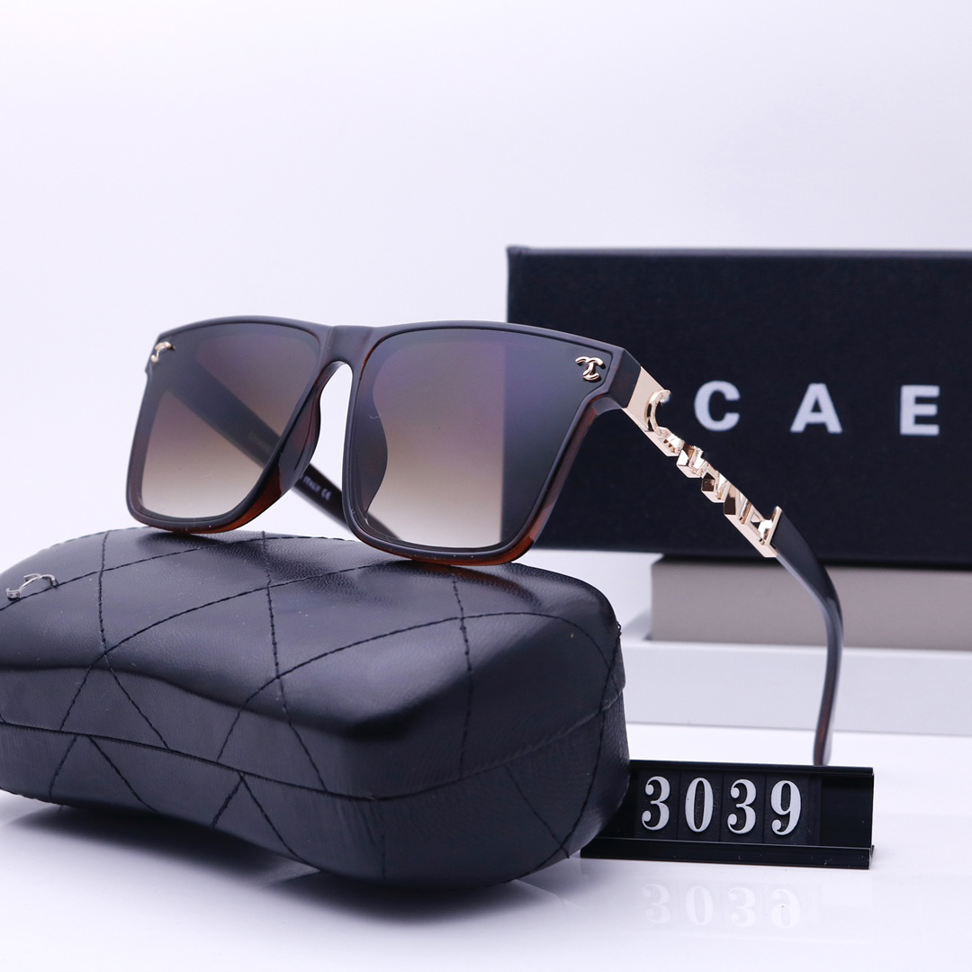 Q6jk Luxury Designer Classic Metal Letter Legs Sunglasses for Women Outdoor Travel Anti-brightness with Original Box