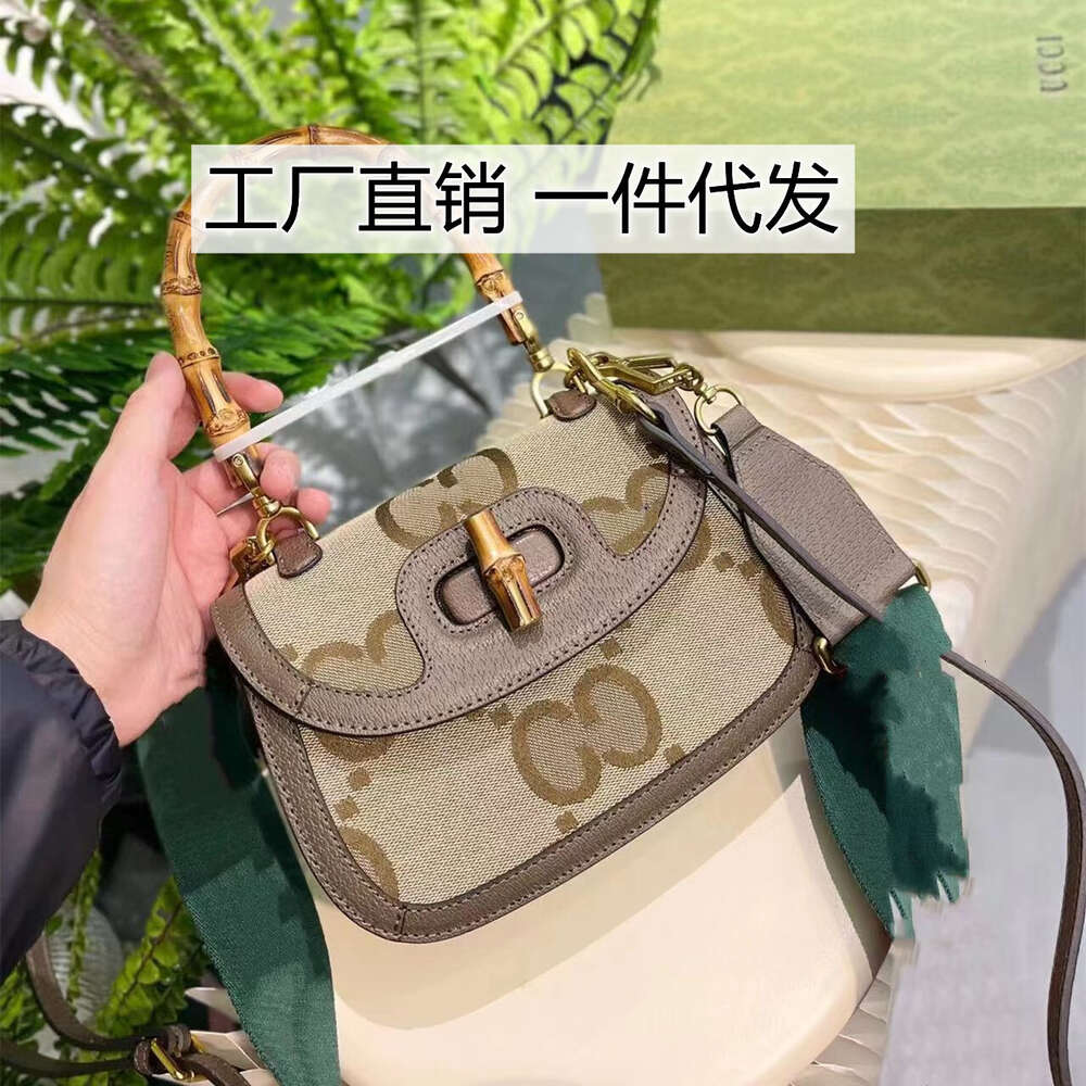 Counter High Quality Exclusive Shoulder Bag Bag Old Flower Womens Law Stick Moon Teeth Wealth Bucket Ox Horn Love Saddle Bag