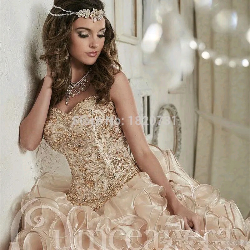 فستان quinceanera الوردي ل Nagoreandrade قطار متر واحد