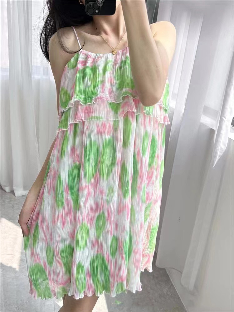 Vestido suspensor de alça fina com estampa floral para férias femininas, saia curta com borda de folha de lótus e vento