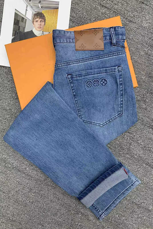 Mäns jeans designer designer spring 24 nya mäns lilla raka rör smala passform elastisk mångsidig ungdom koreanska modebyxor asiatisk storlek 28-42 k4m4