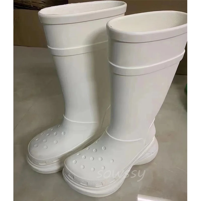 Boots Nouvelles couleurs massives de mode rose plate-plaque plate de pluie Boots Femmes imperméables et semelles épaisses Boots de mollef confort Confort Round Toe Slip on Boots