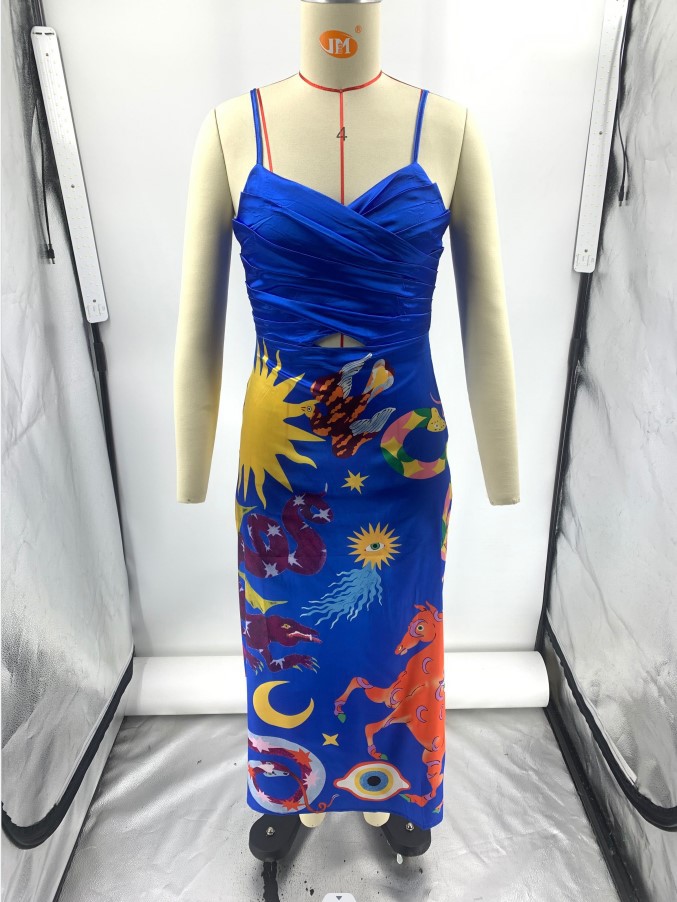 デザイナーファンシーレディースの長いドレス抽象パターンセクシーな女性のサテンホルターグラフィティプリントノースリーブスイングドレス