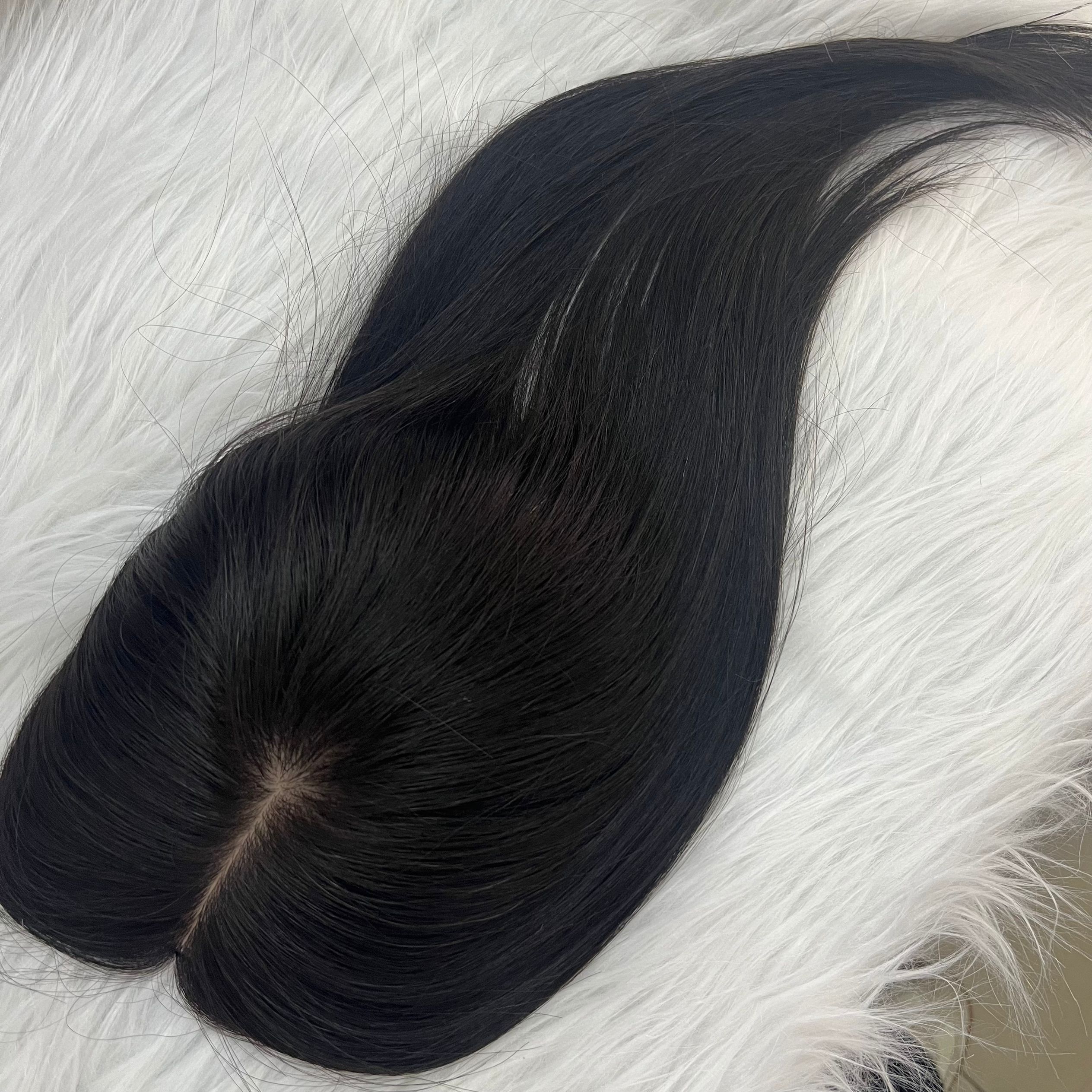 Slik Base Human Hair Topper #1B Natural Black Virgin Brazilian Clip في قطع الشعر أعلى القبعات 14x16 سم