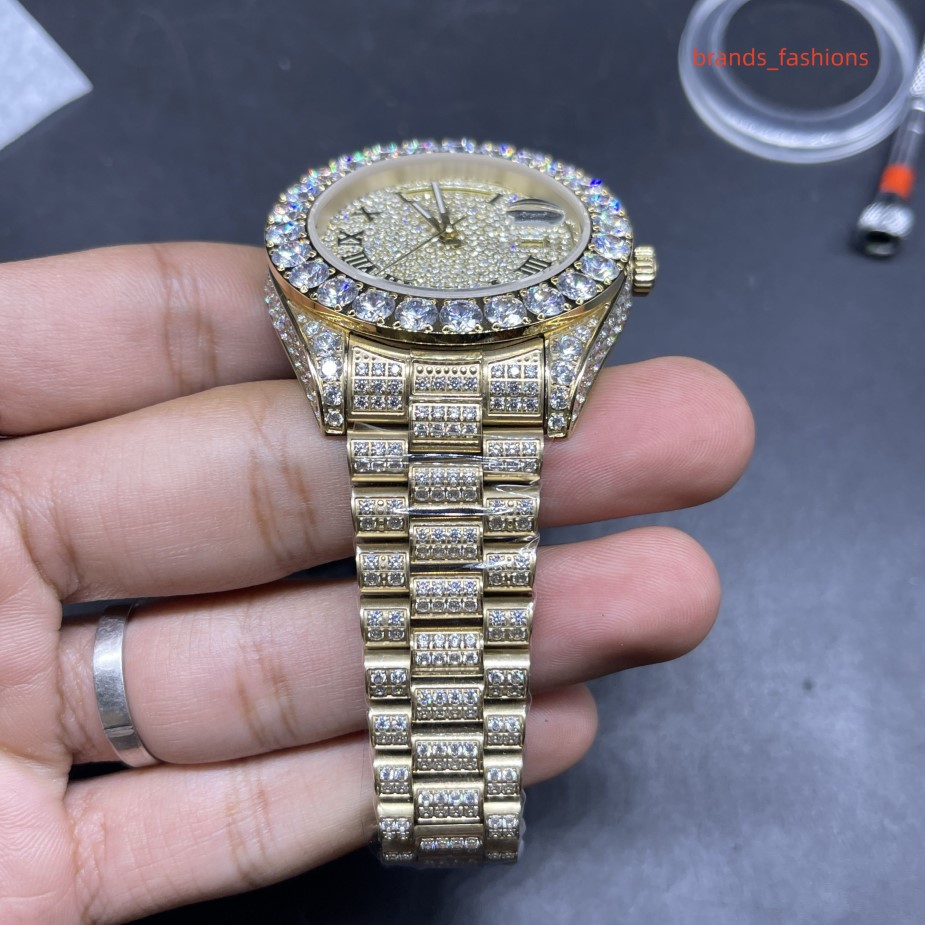 Populära Prong Set Men's Diamond Watch Size 43mm Gold Diamond Face Gold rostfritt stål Remklocka Automatisk mekanisk WRIST301U